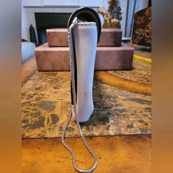 Kate Spade Clutch w/chain - Picture 4 of 9